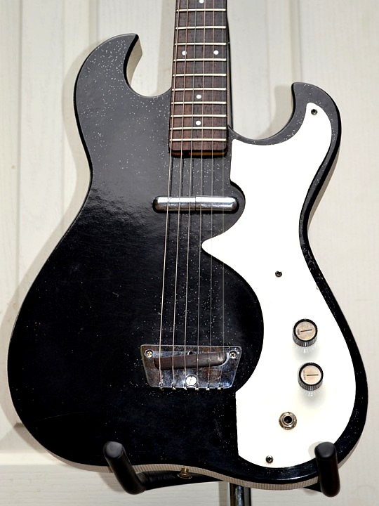 Silvertone Danelectro vintage guitar 1963 1964 sixties Model 1448 lipstick pickup