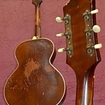 Epiphone Olympic archtop vintage guitar, 1939 - 1941. Been around the block -  doesn't matter!