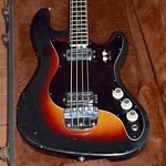 Hofner vintage bass, model 184, circa 1974. Original Hofner case