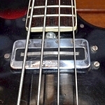 Hofner vintage bass, model 184. One 'bar', one 'staple' pickup - best of both worlds!