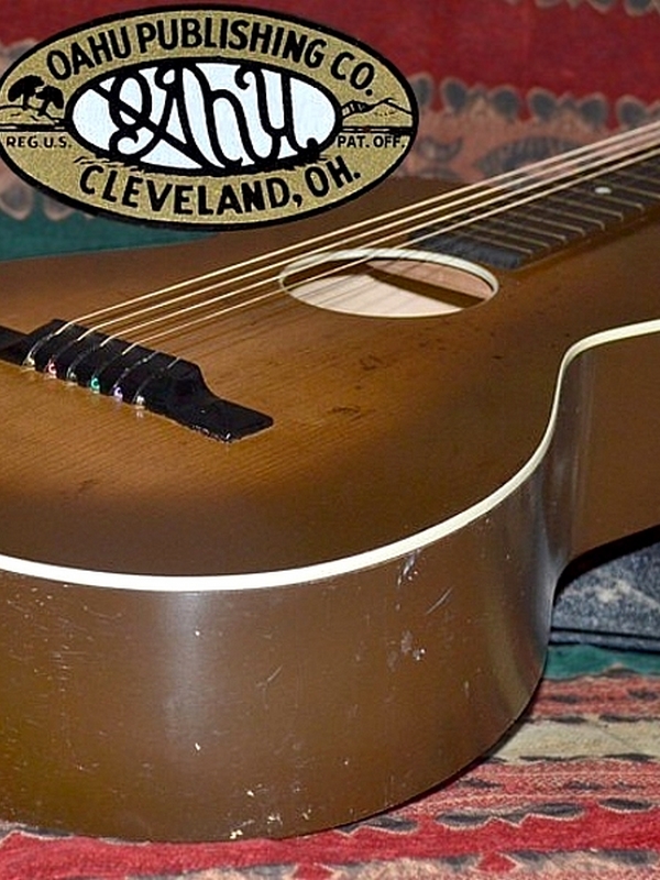 Oahu vintage Hawaiian slide guitar. Square neck model, 1945