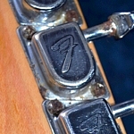Aged, vintage-correct tuners