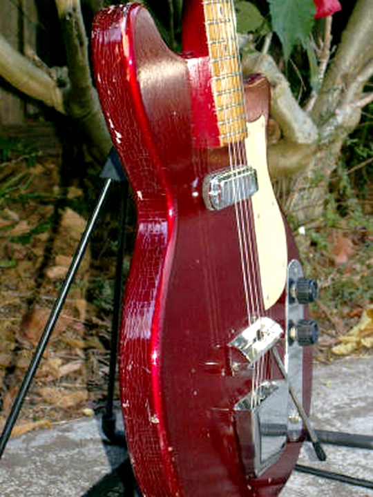 Built at the Strad-O-Lin mandolin factory in New York