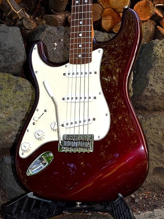 Custom built for a Fender employee, with a bunch of nice upgrades