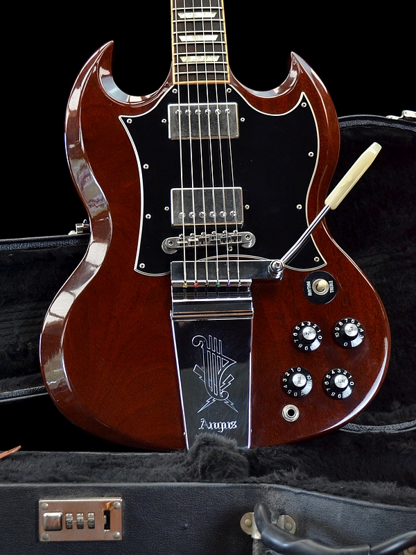 Gibson SG – Angus Young signature model