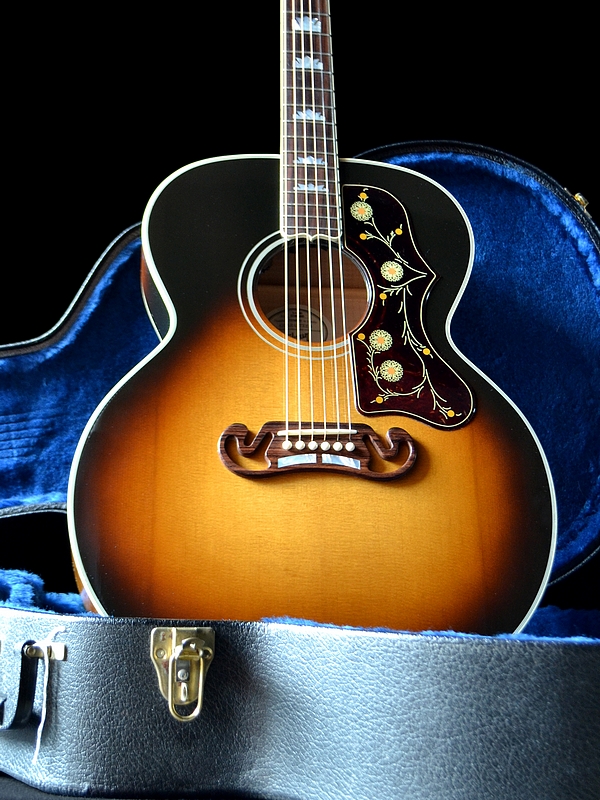 Gibson SJ-200 Standard, Sunburst