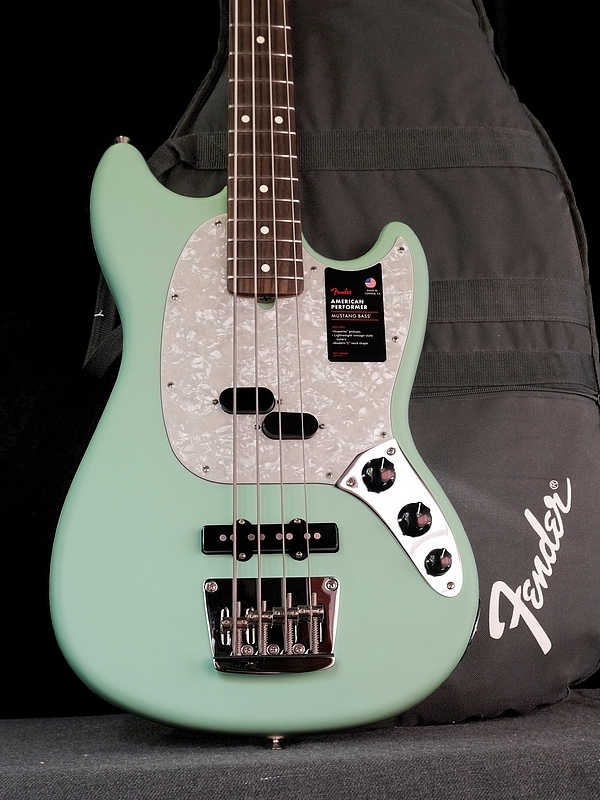 Fender American Performer series Mustang Bass, 2018