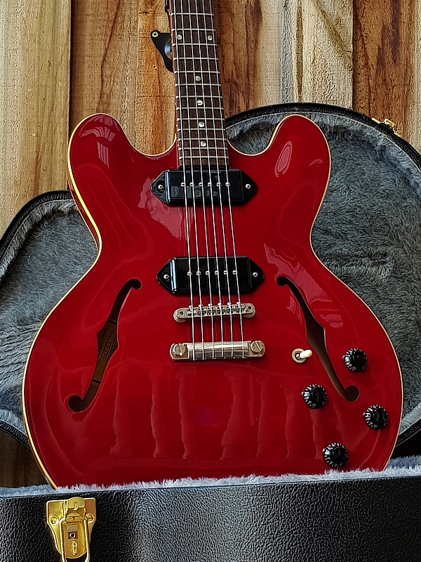 Gibson Memphis ES-335 Dot - limited edition P-90 model