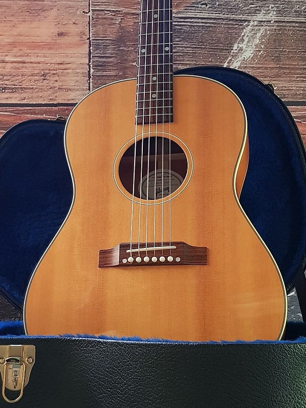 Gibson LG-2 American Eagle - FIRST YEAR MODEL