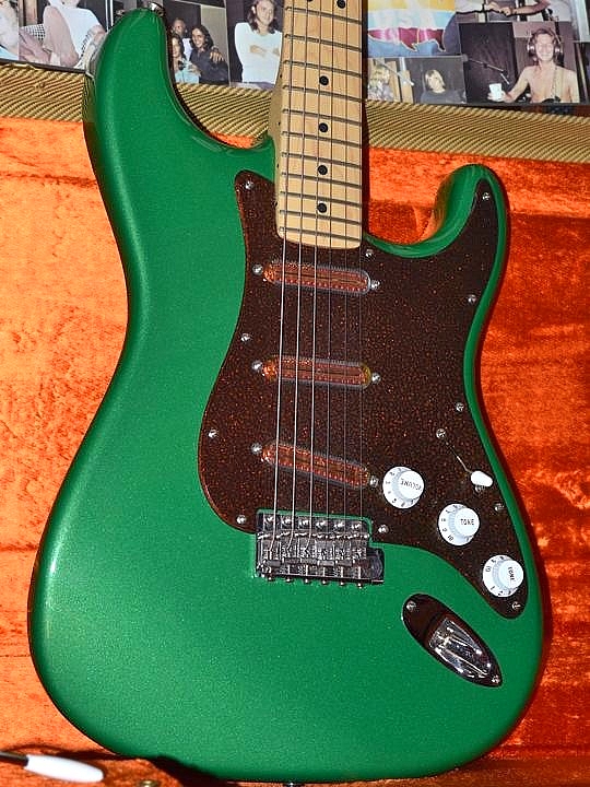 Quite possibly the world's hottest sounding Strat!
