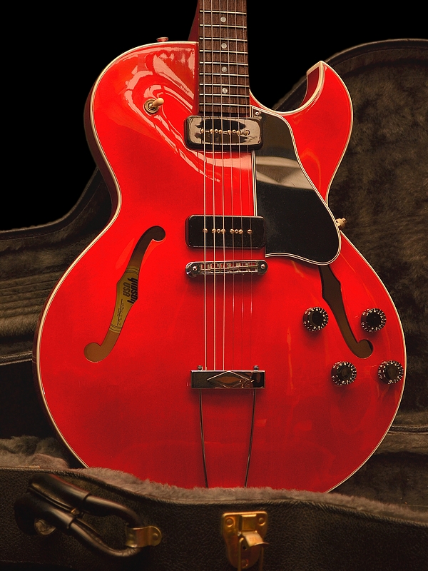 Gibson ES-135, Cherry, 2002