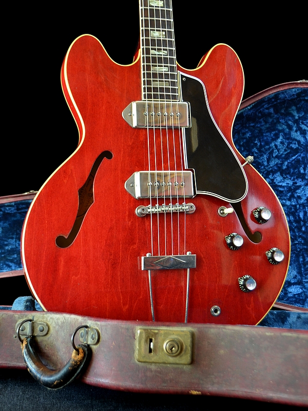 Gibson ES-330, 1964. Cherry
