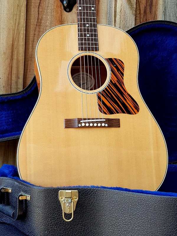 Gibson J-35, limited production run of a Gibson pre-war legend